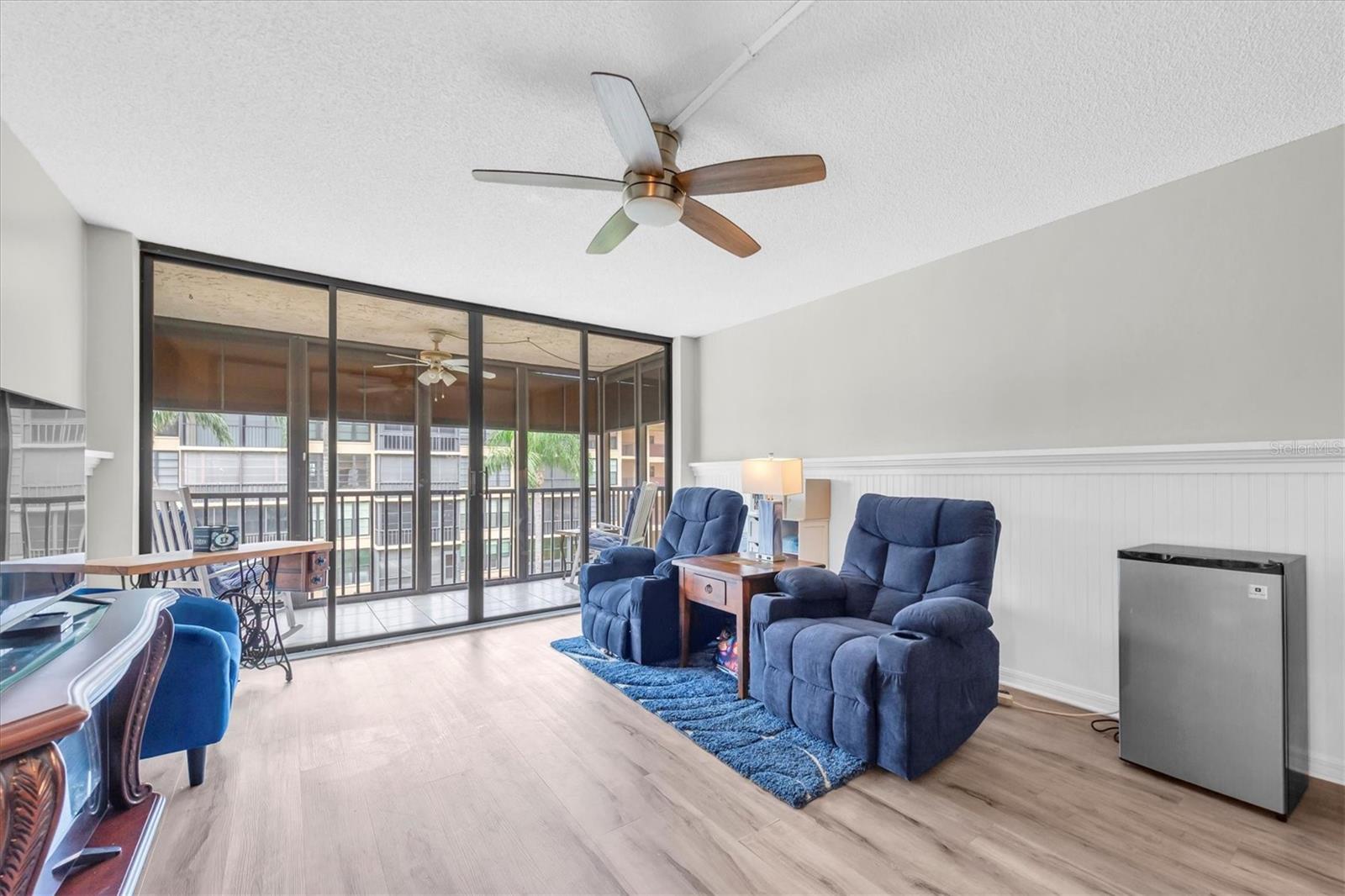 Image 3 of 36 For 19701 Gulf Boulevard 320