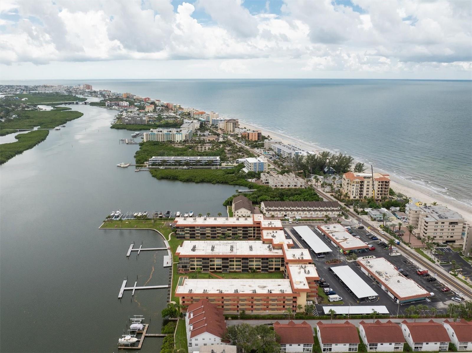 Image 35 of 36 For 19701 Gulf Boulevard 320