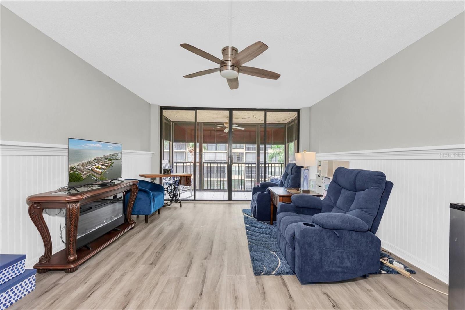 Image 4 of 36 For 19701 Gulf Boulevard 320