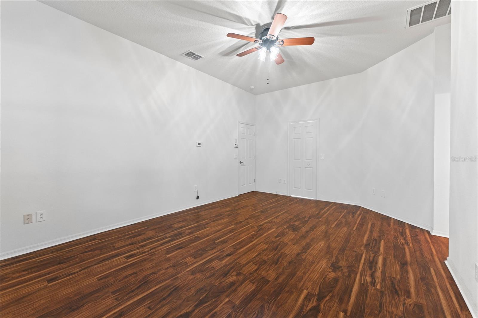 Image 17 of 31 For 7743 Bingham Court