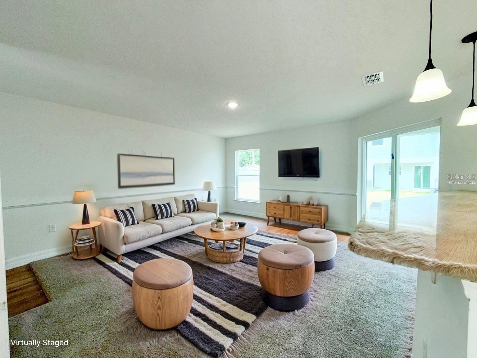 Image 3 of 19 For 222 Carpenters Way 70