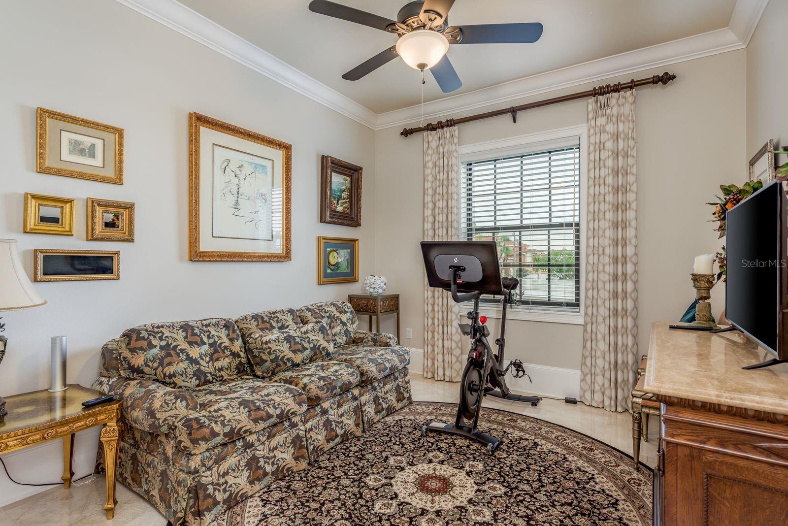 Listing photo id 25 for 7974 9th Avenue S