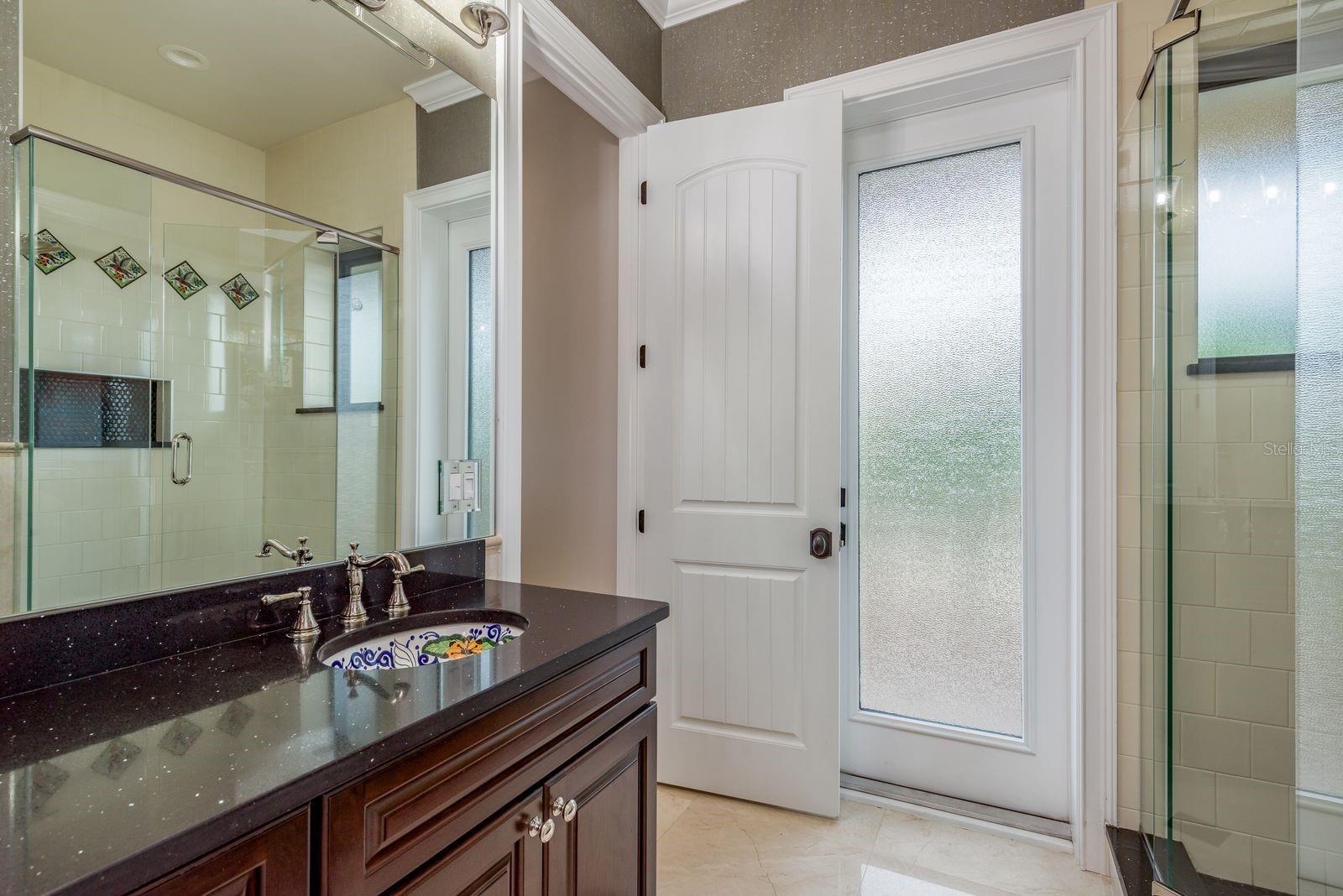 Listing photo id 29 for 7974 9th Avenue S
