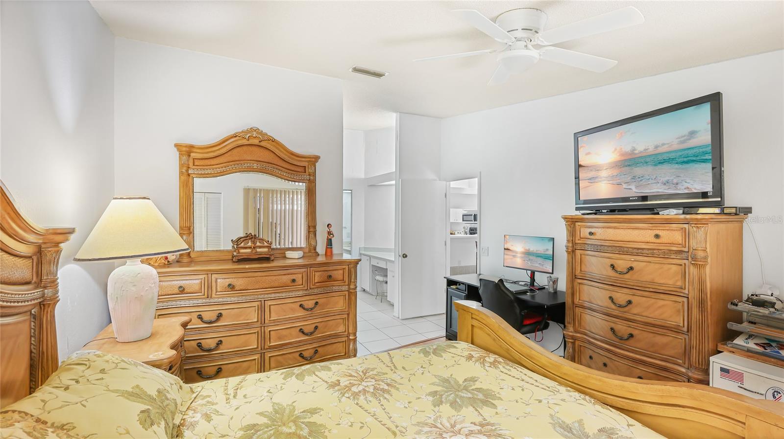 Image 17 of 25 For 5608 37th Street E 1
