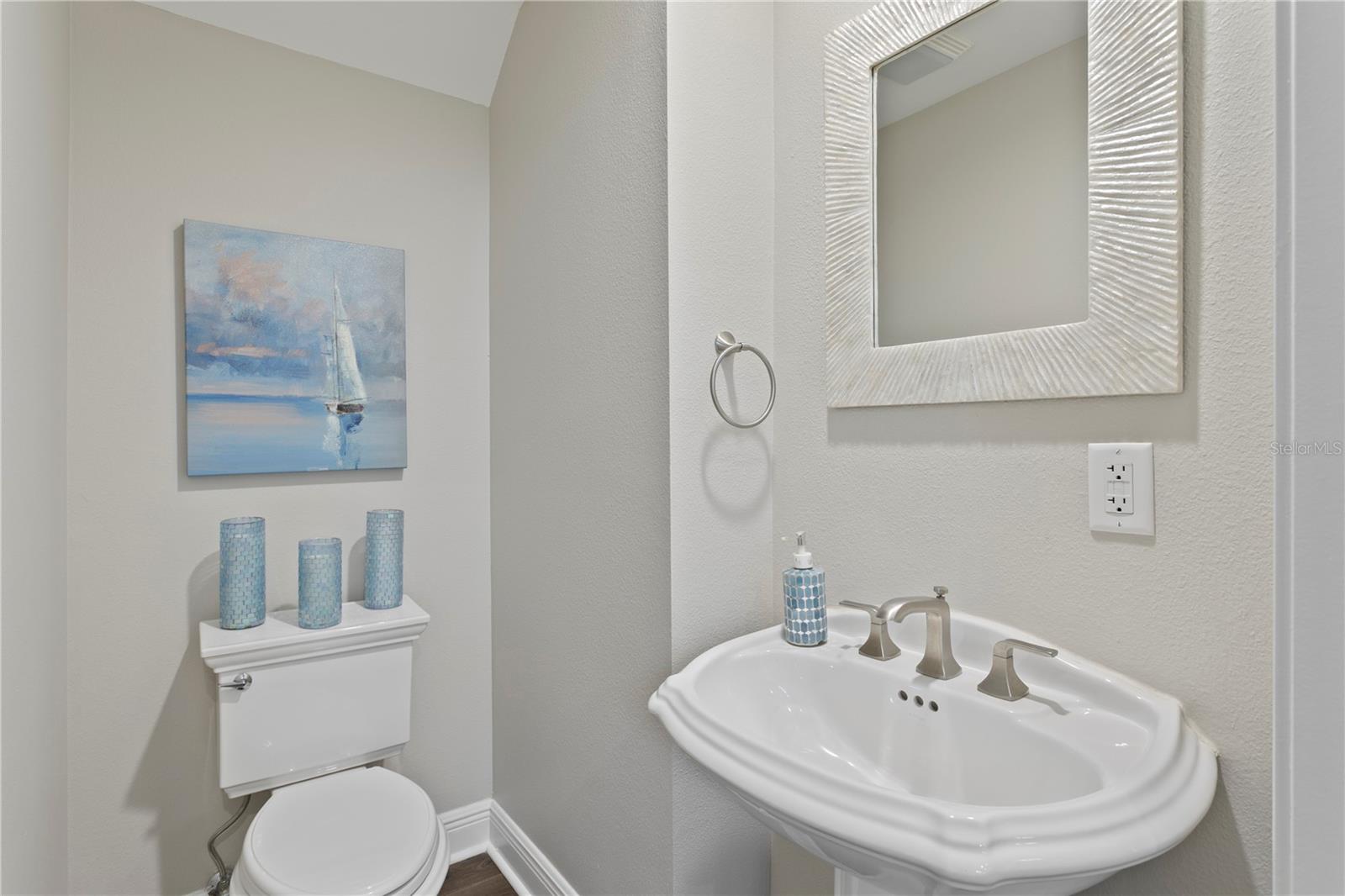 Image 32 of 79 For 928 Hemingway Circle