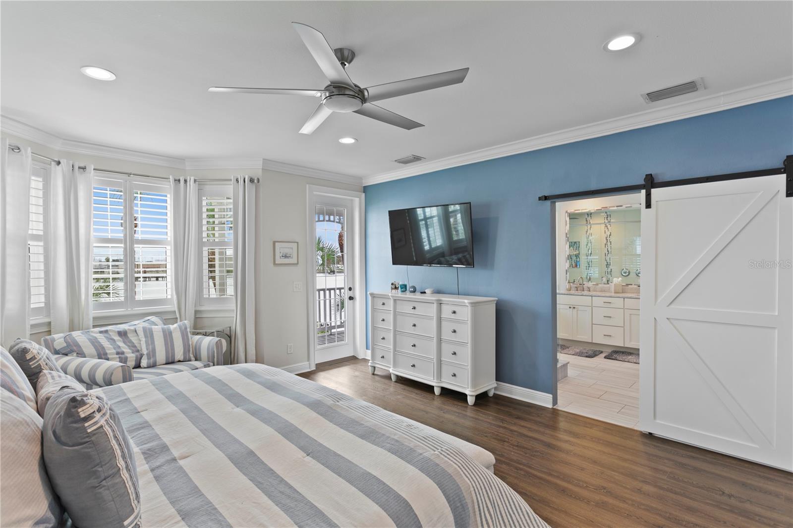 Image 35 of 79 For 928 Hemingway Circle
