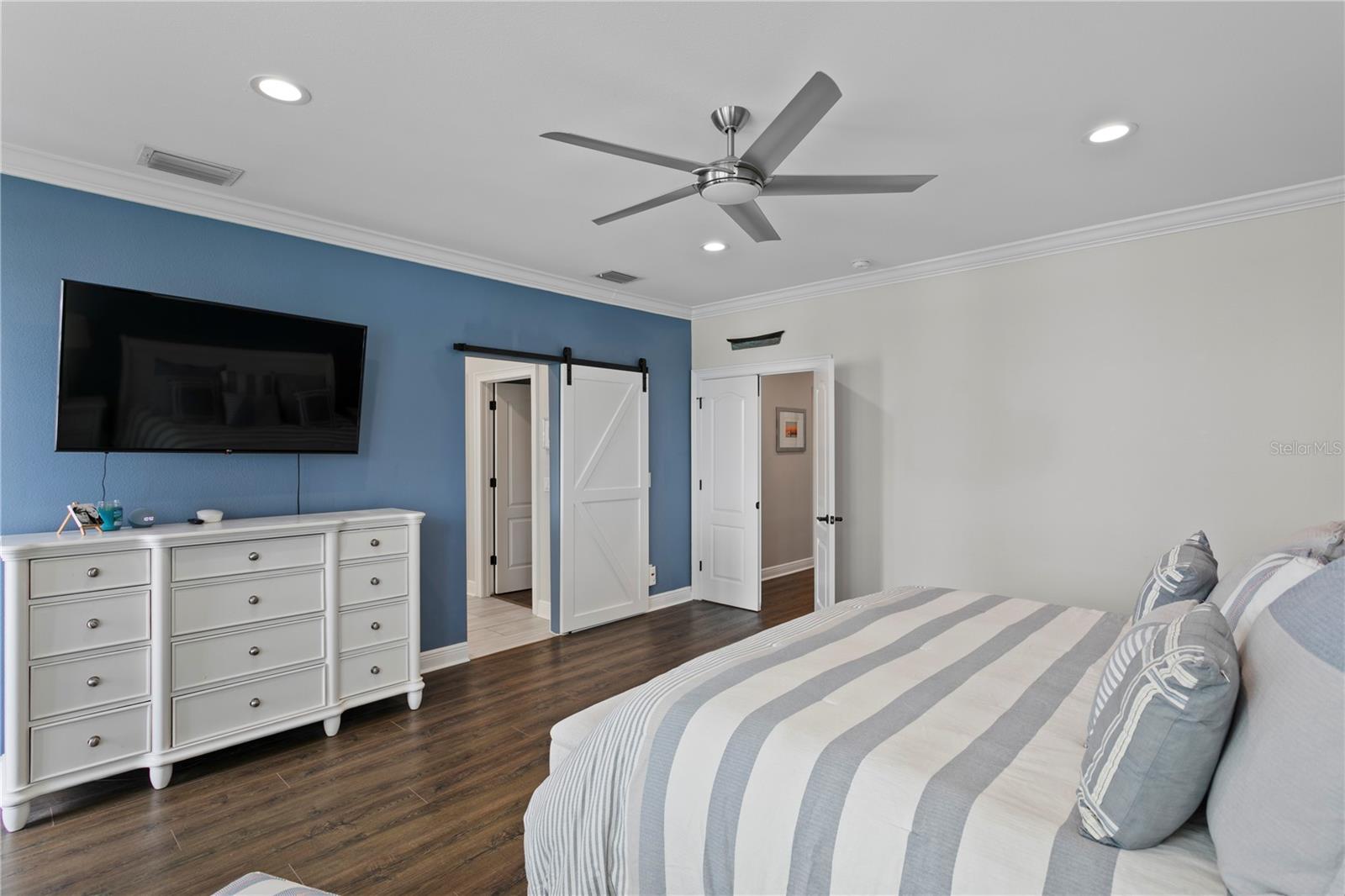 Image 37 of 79 For 928 Hemingway Circle