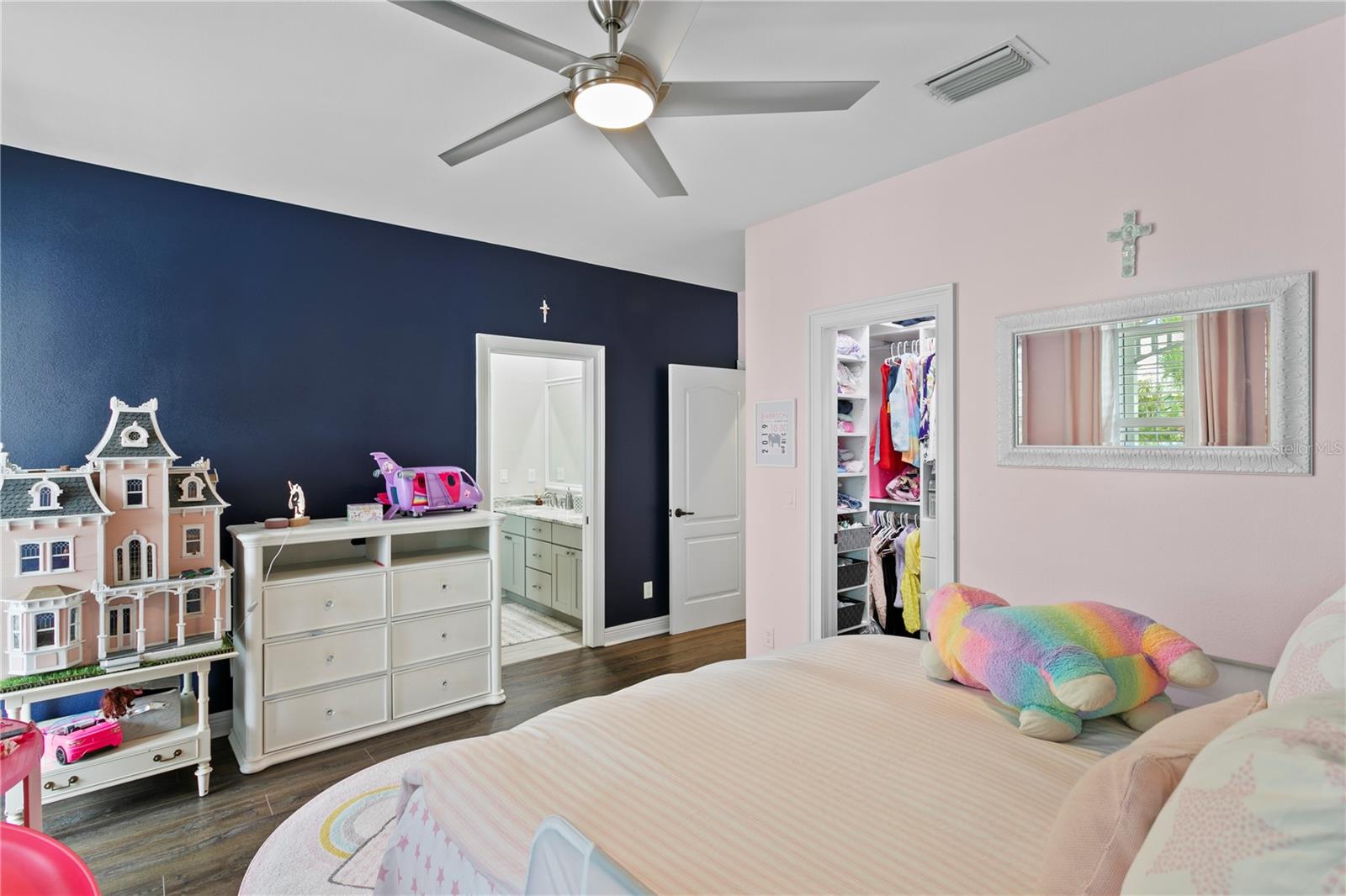 Image 47 of 79 For 928 Hemingway Circle