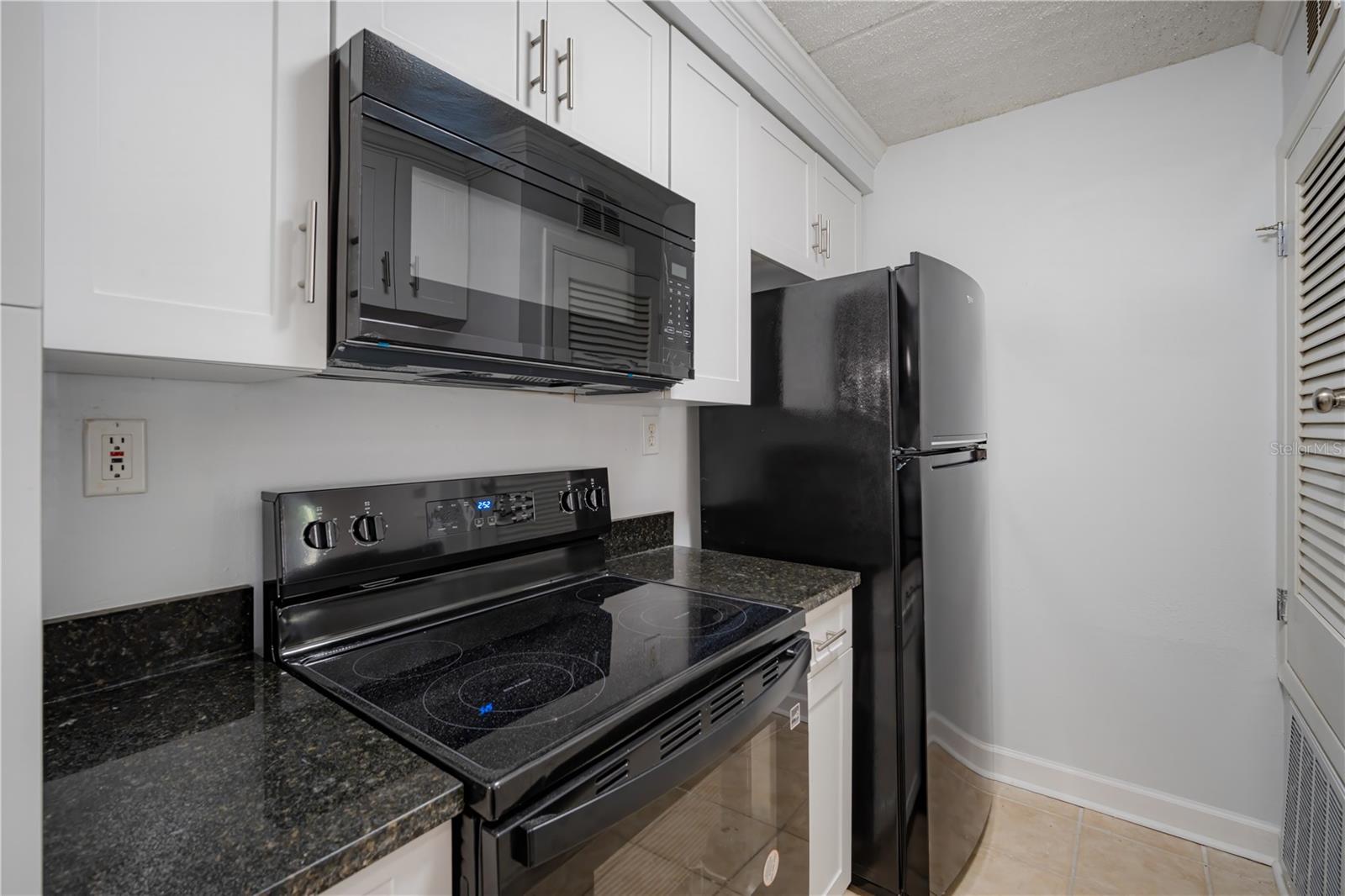 Image 9 of 21 For 5305 San Sebastian Court 125