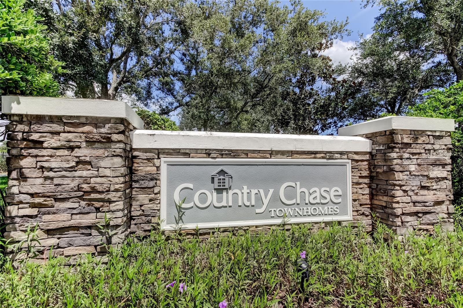 Image 61 of 71 For 12446 Country White Circle