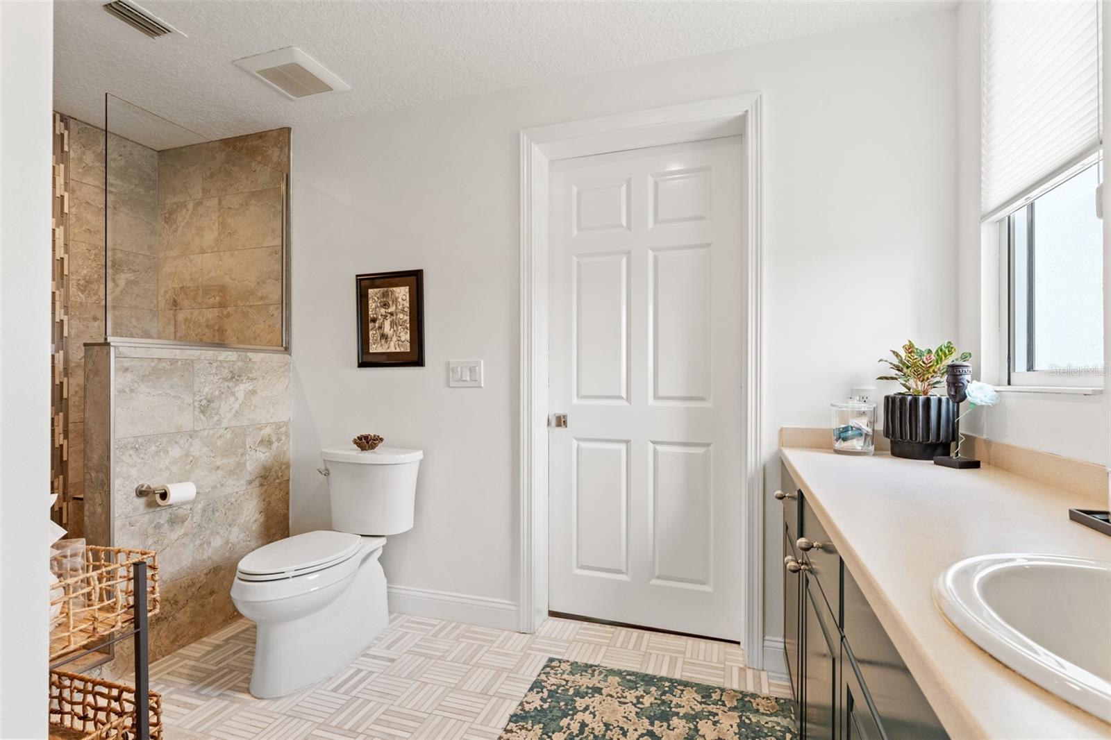 Image 35 of 74 For 555 5th Avenue Ne 414