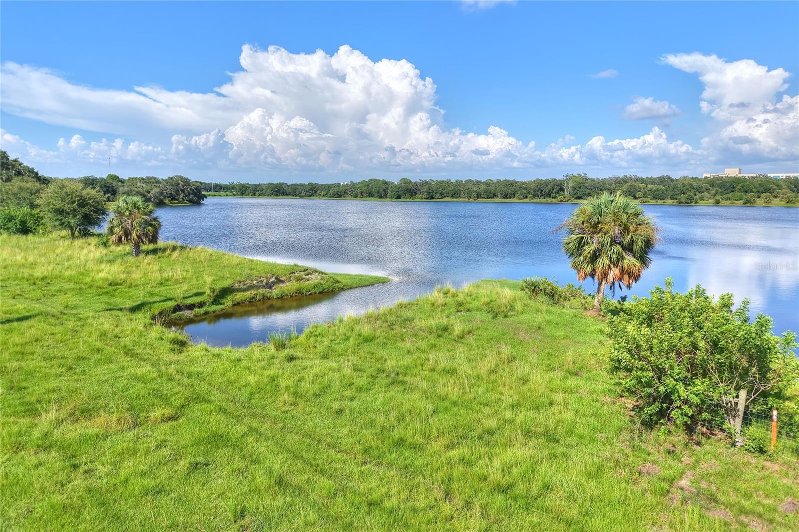 Listing photo id 2 for 6838 Mary Lou Drive