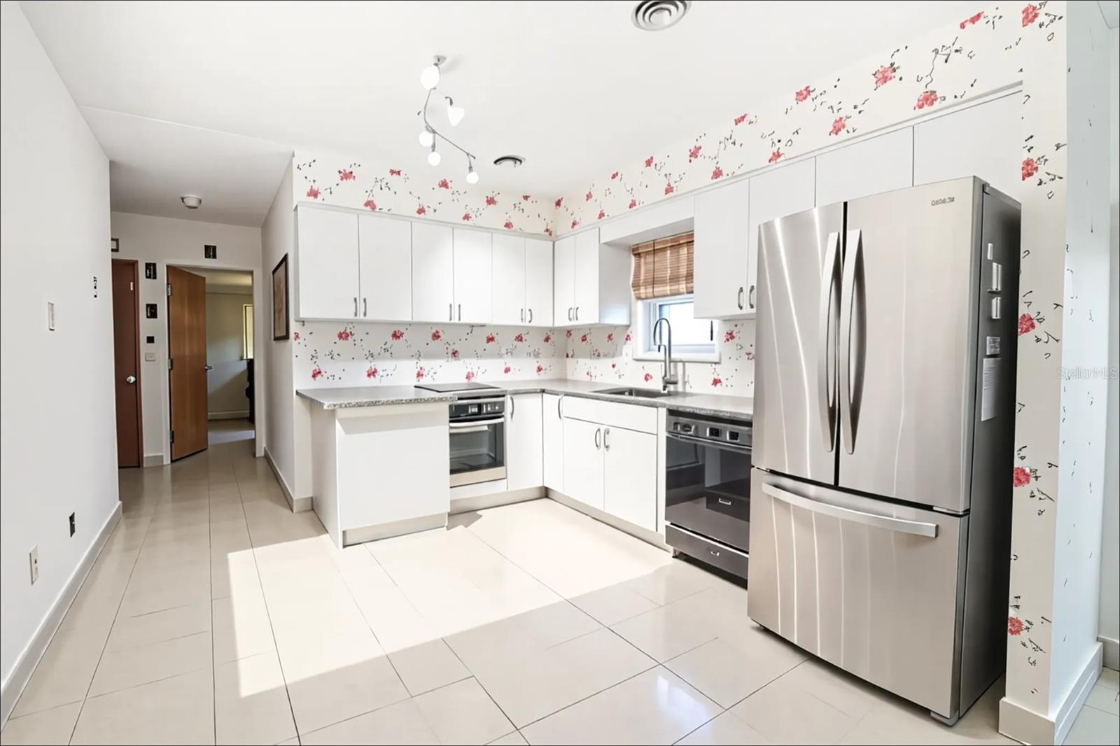 Image 11 of 49 For 12230 137th Street N