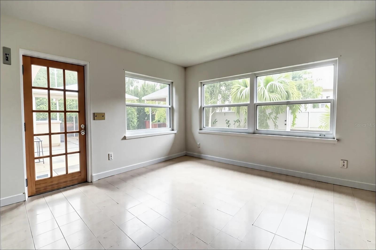 Image 18 of 49 For 12230 137th Street N