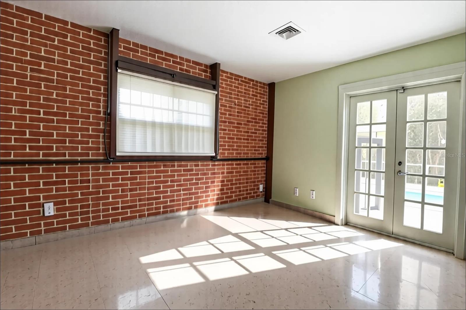 Image 22 of 49 For 12230 137th Street N