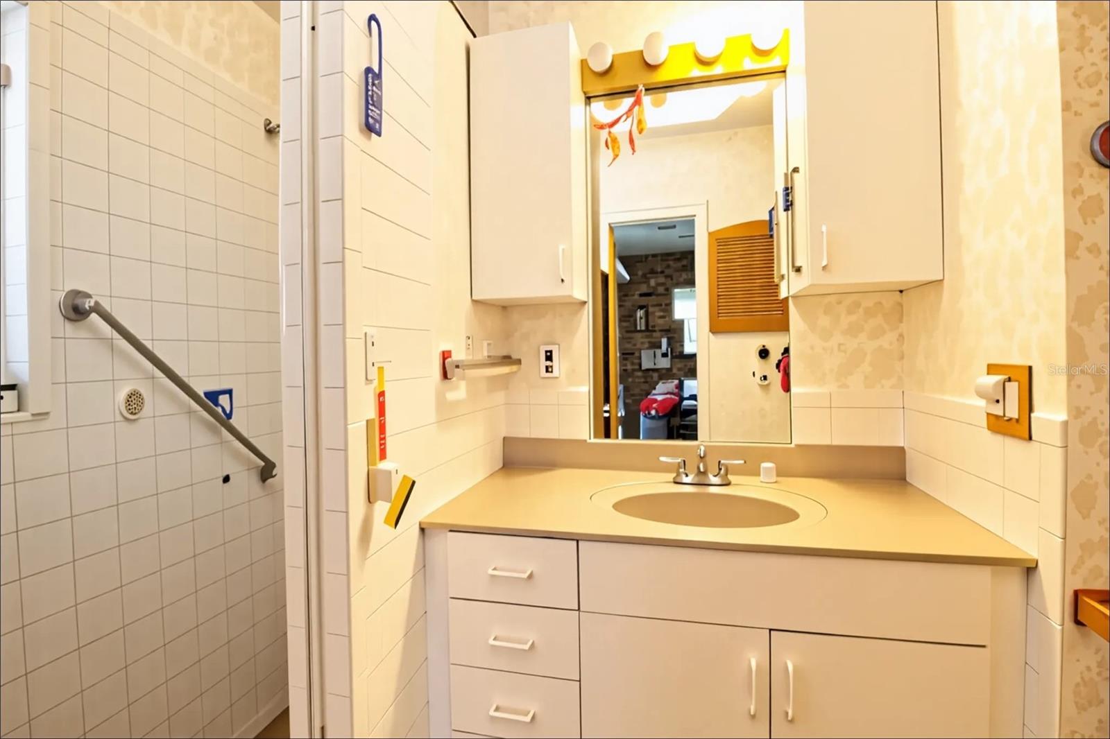 Image 25 of 49 For 12230 137th Street N