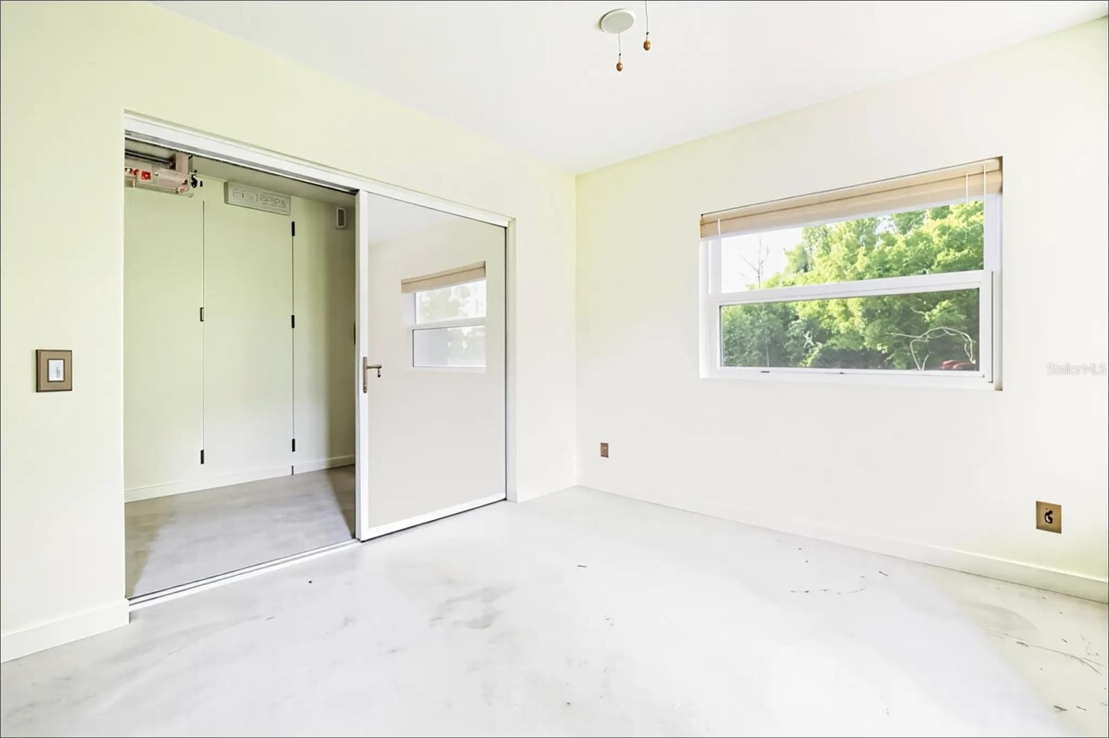 Image 34 of 49 For 12230 137th Street N