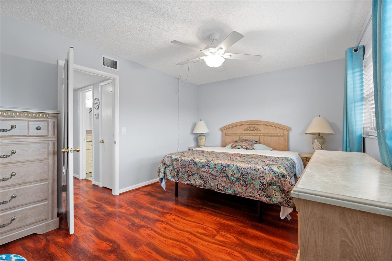 Image 19 of 27 For 2525 Bay Drive A44