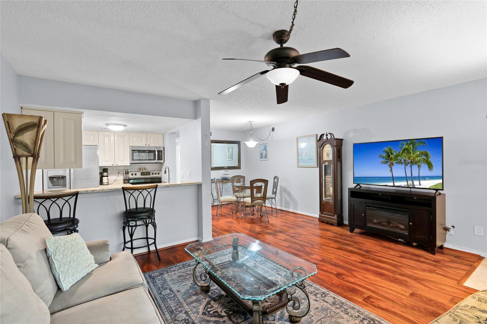 Image 6 of 27 For 2525 Bay Drive A44