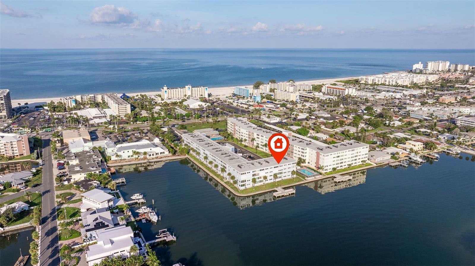 Image 13 of 23 For 5555 Gulf Boulevard 218