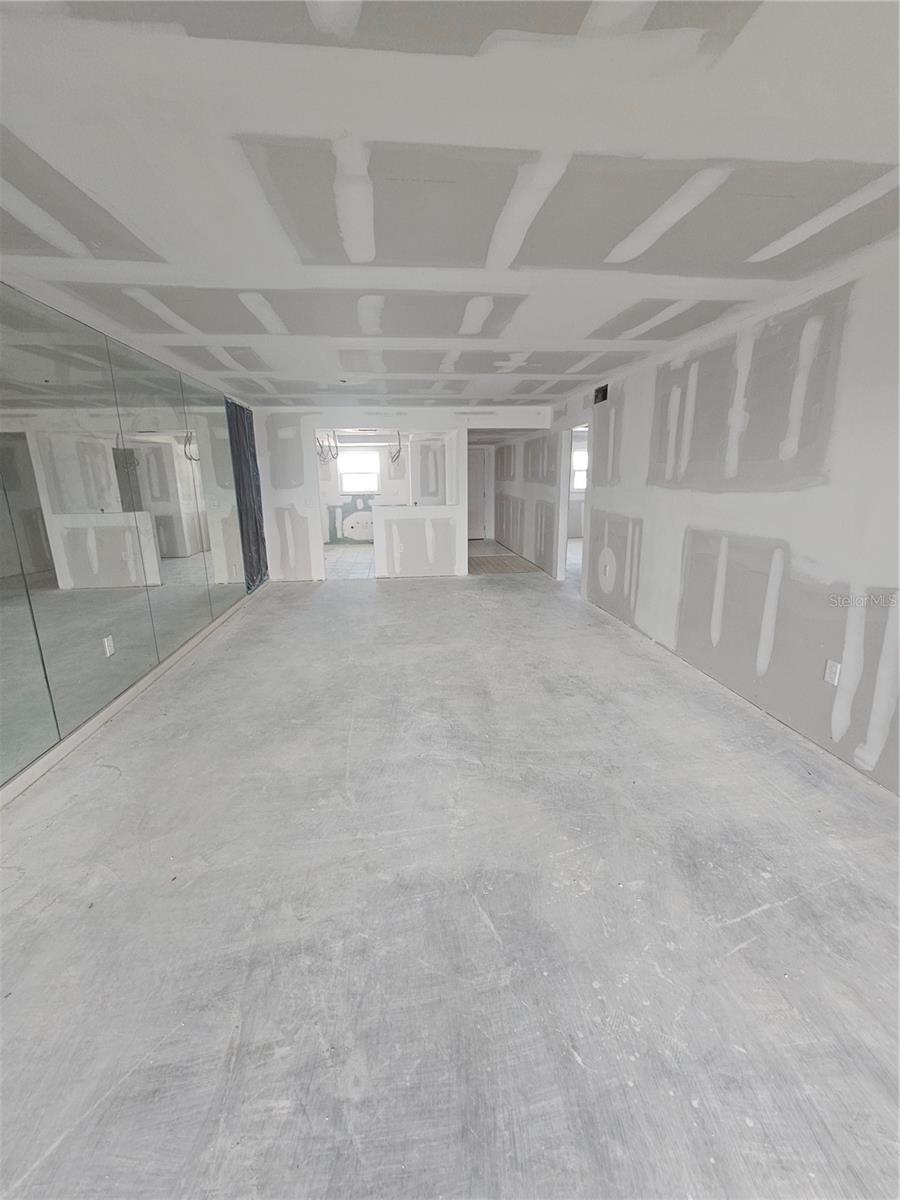 Image 8 of 23 For 5555 Gulf Boulevard 218