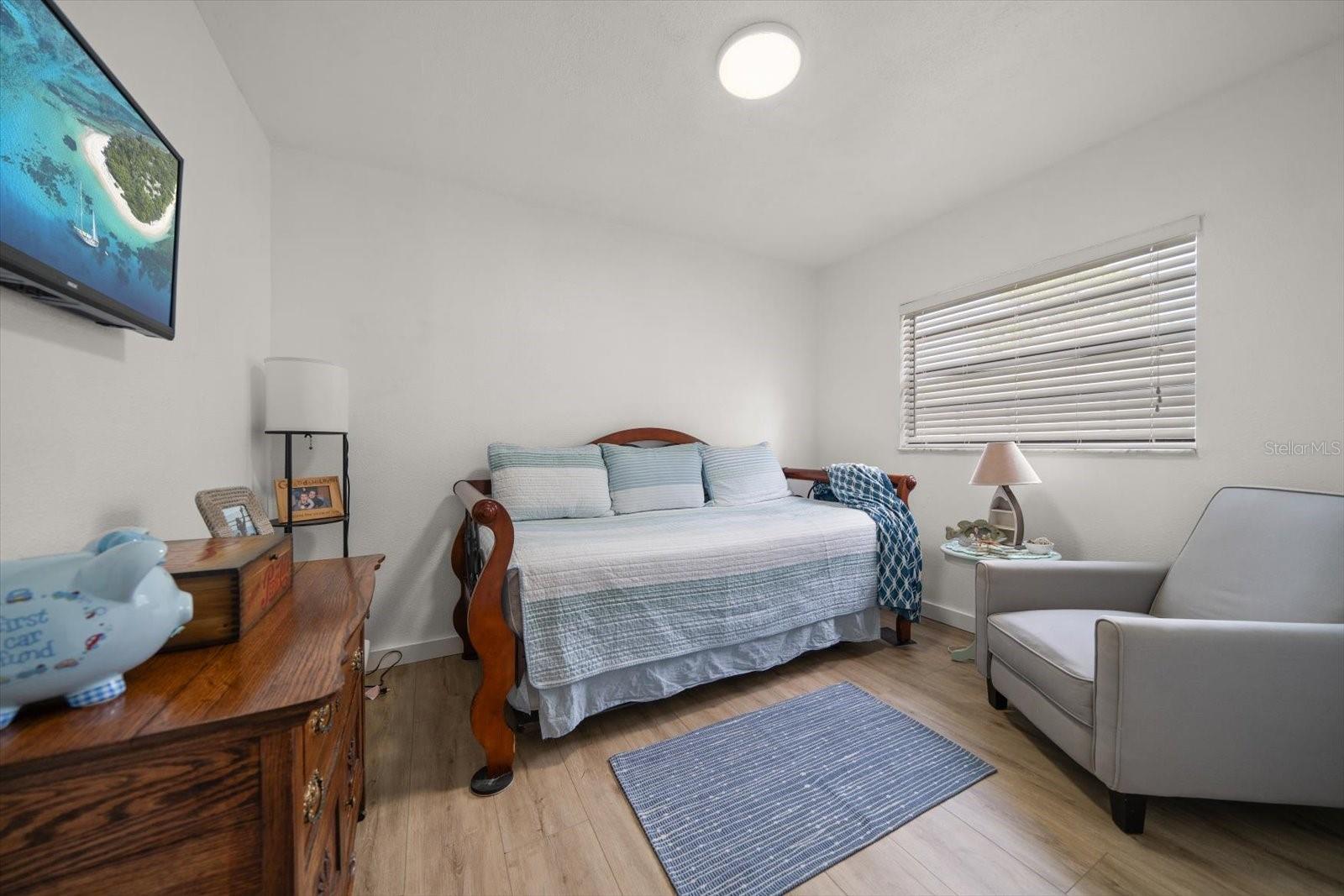 Image 14 of 33 For 3290 70th Avenue N