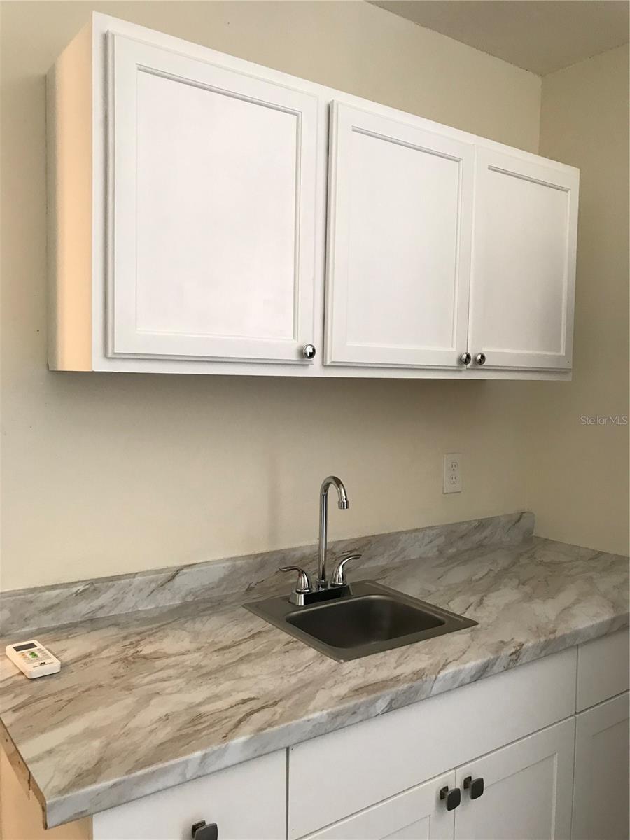 Image 3 of 8 For 10408 Woodmere Road 1
