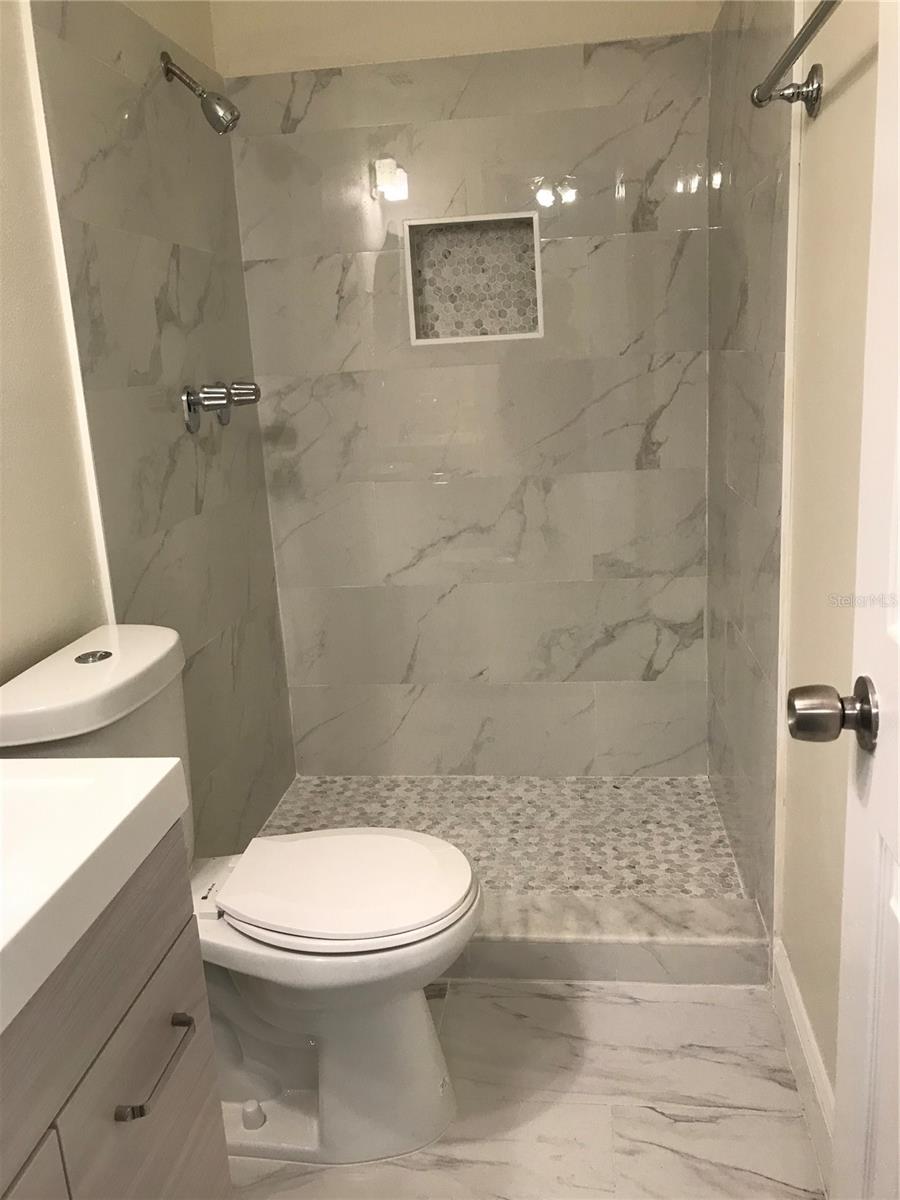 Image 4 of 8 For 10408 Woodmere Road 1