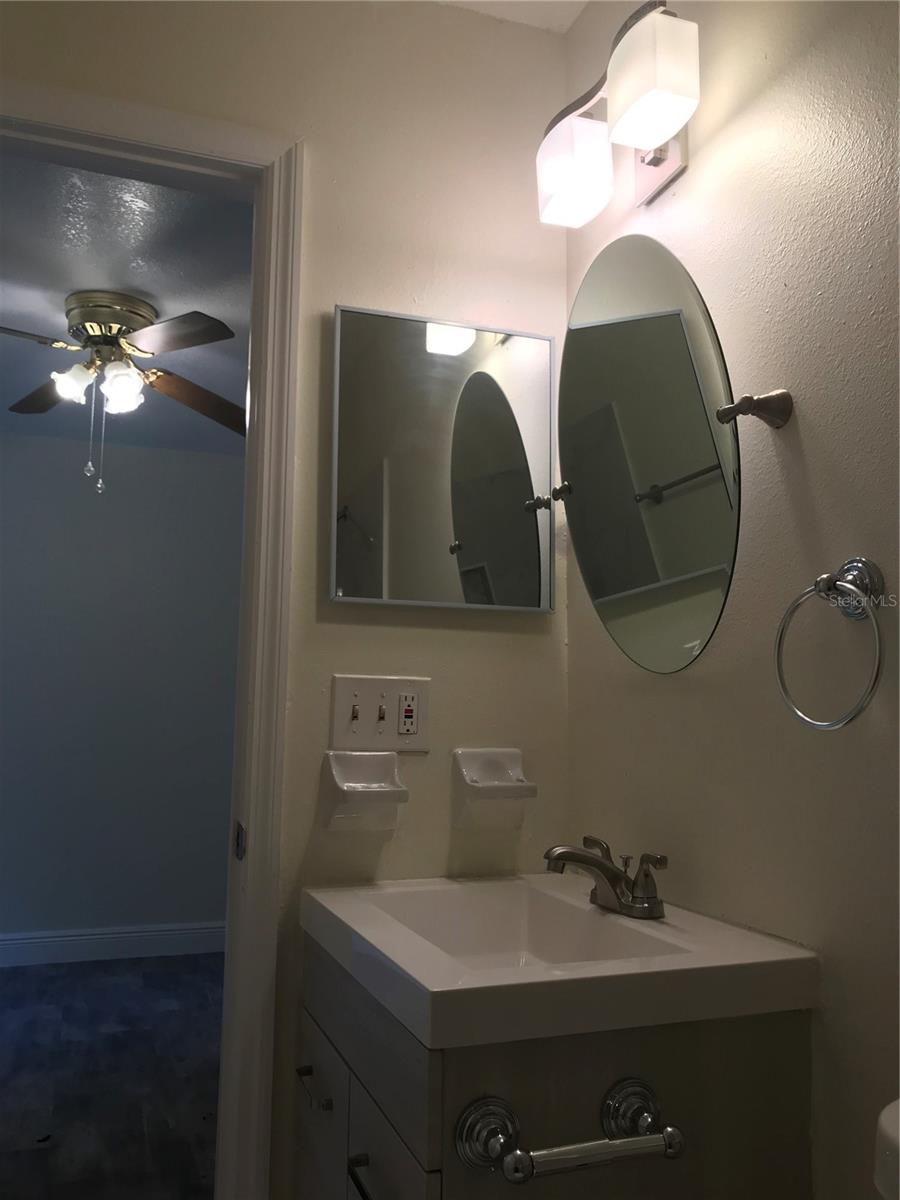 Image 5 of 8 For 10408 Woodmere Road 1