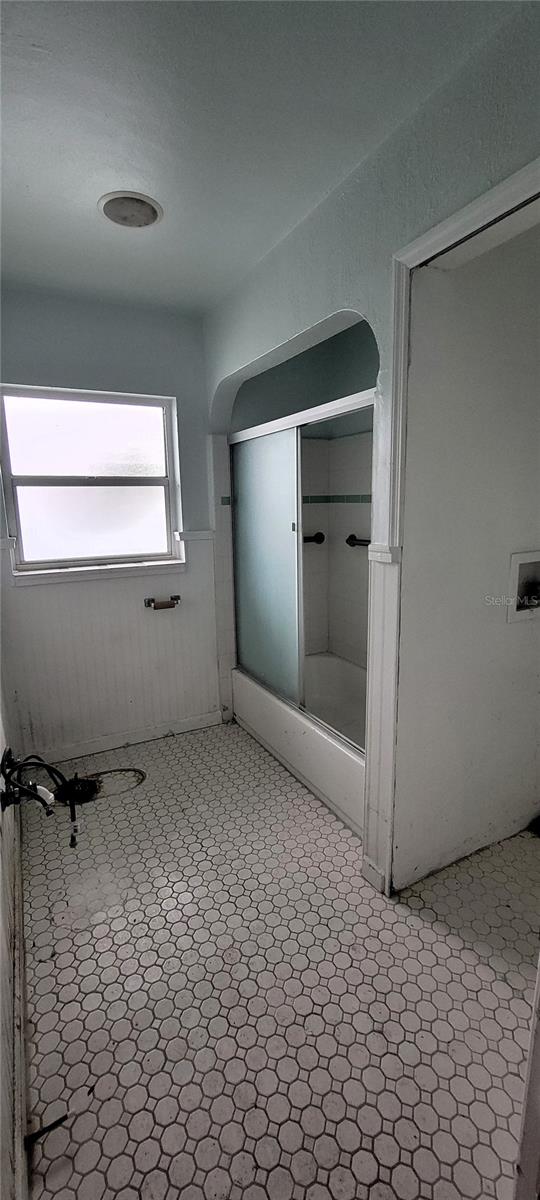 Image 12 of 39 For 16212 1st Street E