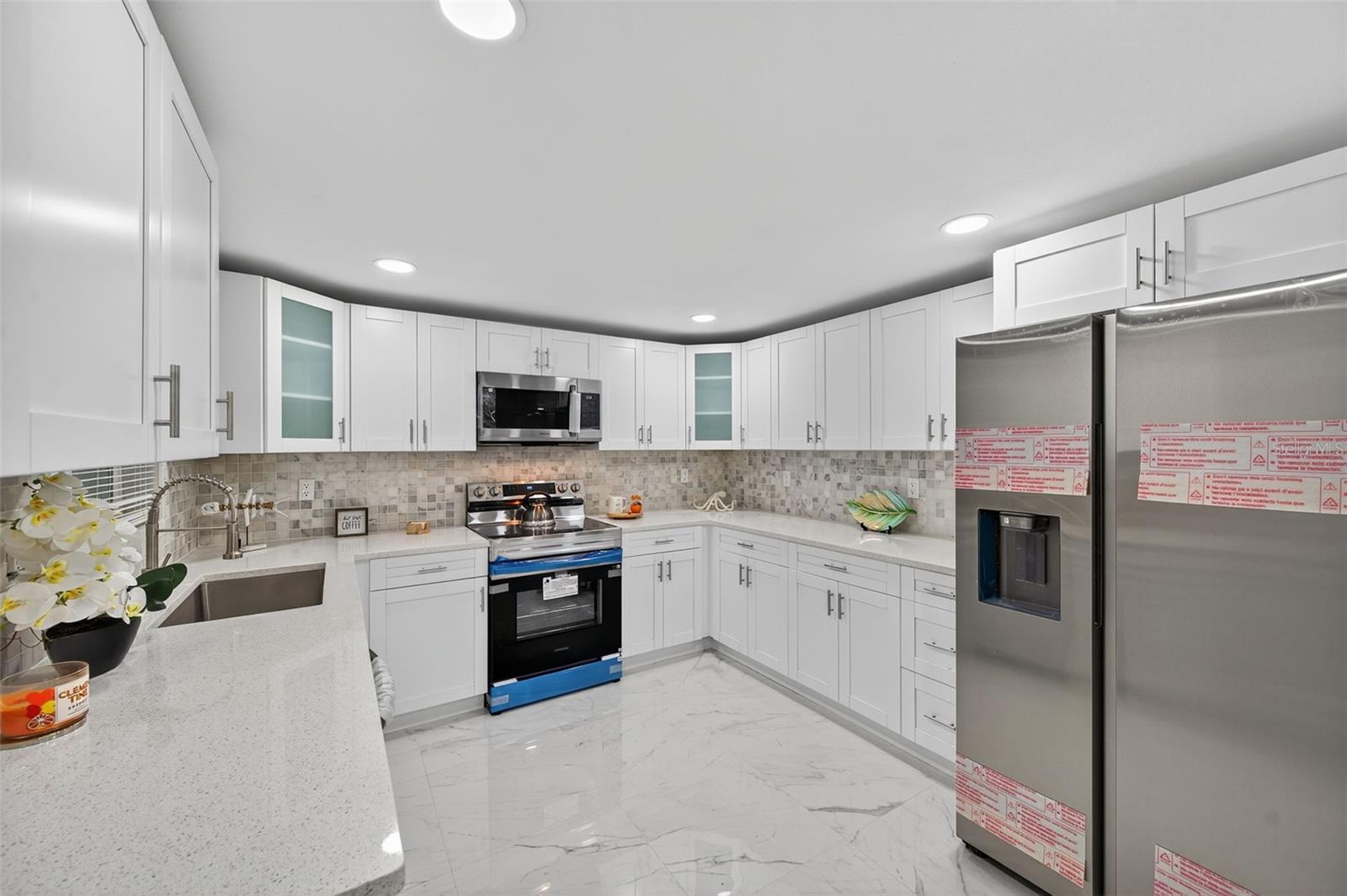 Listing photo id 8 for 5949 1st Avenue