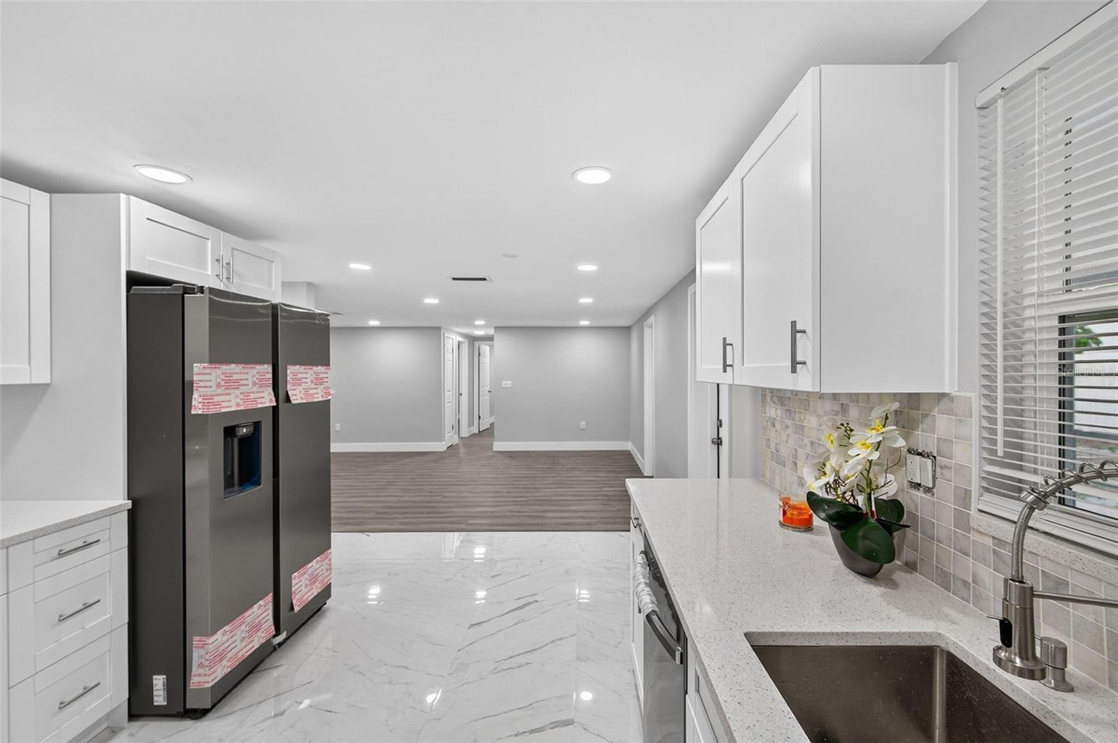 Listing photo id 12 for 5949 1st Avenue
