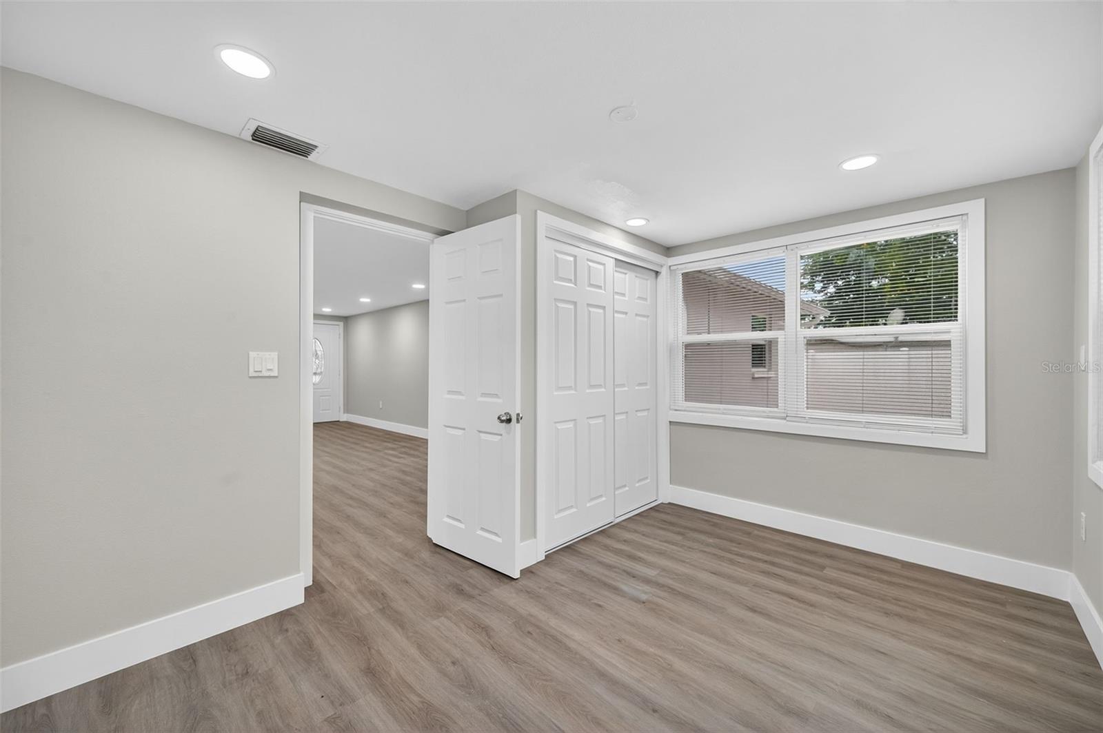 Listing photo id 17 for 5949 1st Avenue