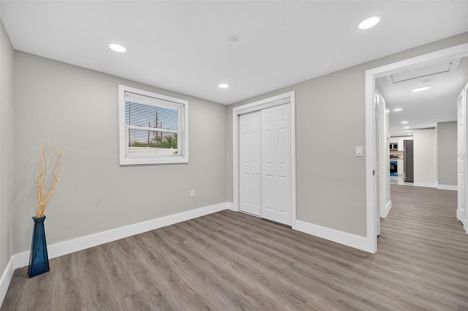 Listing photo id 22 for 5949 1st Avenue