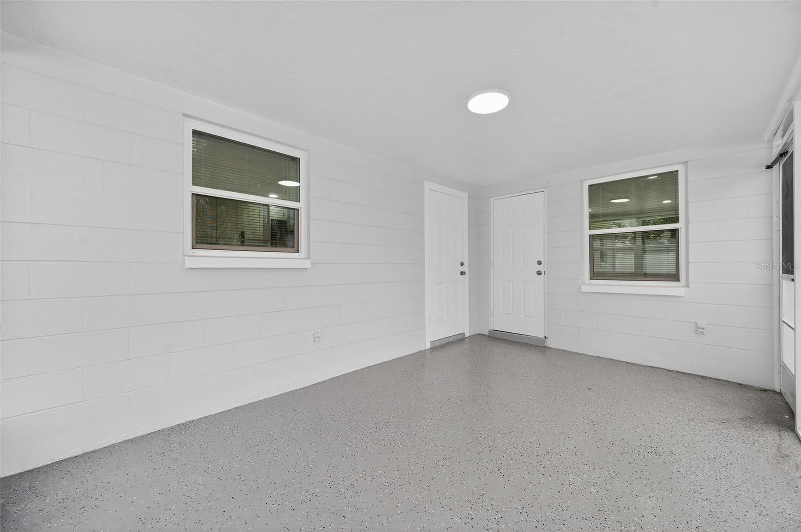 Listing photo id 30 for 5949 1st Avenue