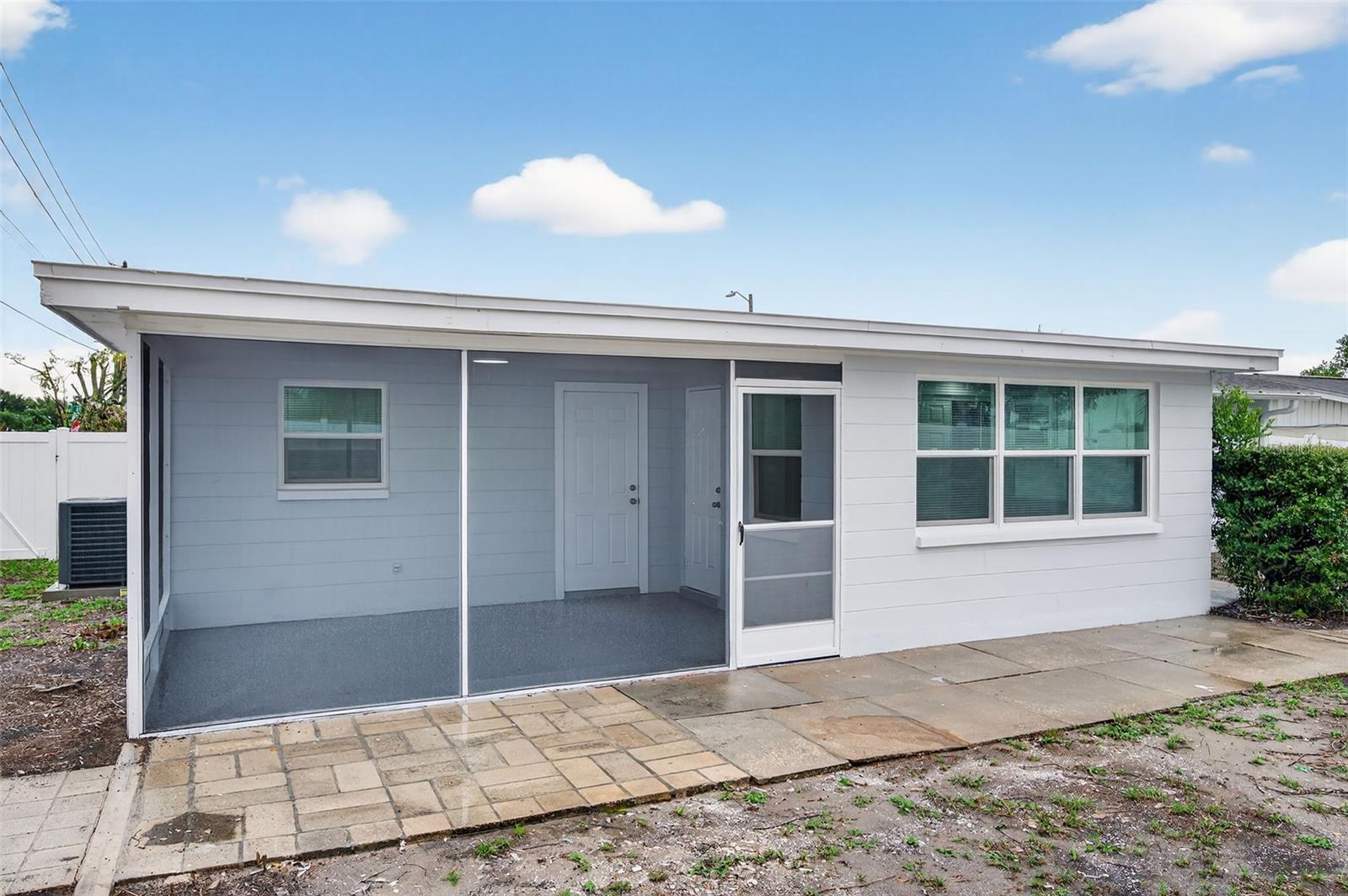 Listing photo id 33 for 5949 1st Avenue