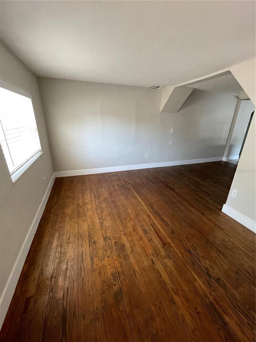 Image 4 of 13 For 4950 45th Avenue N