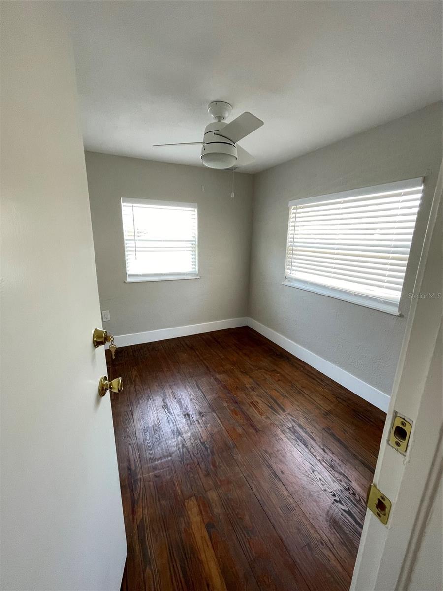 Image 5 of 13 For 4950 45th Avenue N