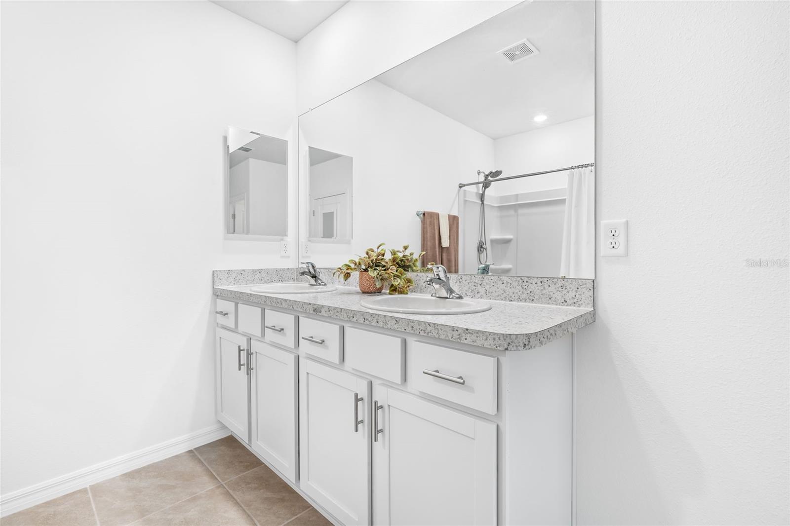 Image 21 of 44 For 5871 Halewood Way