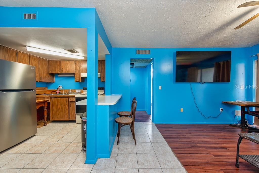 Image 6 of 39 For 8602 Champlain Court 93