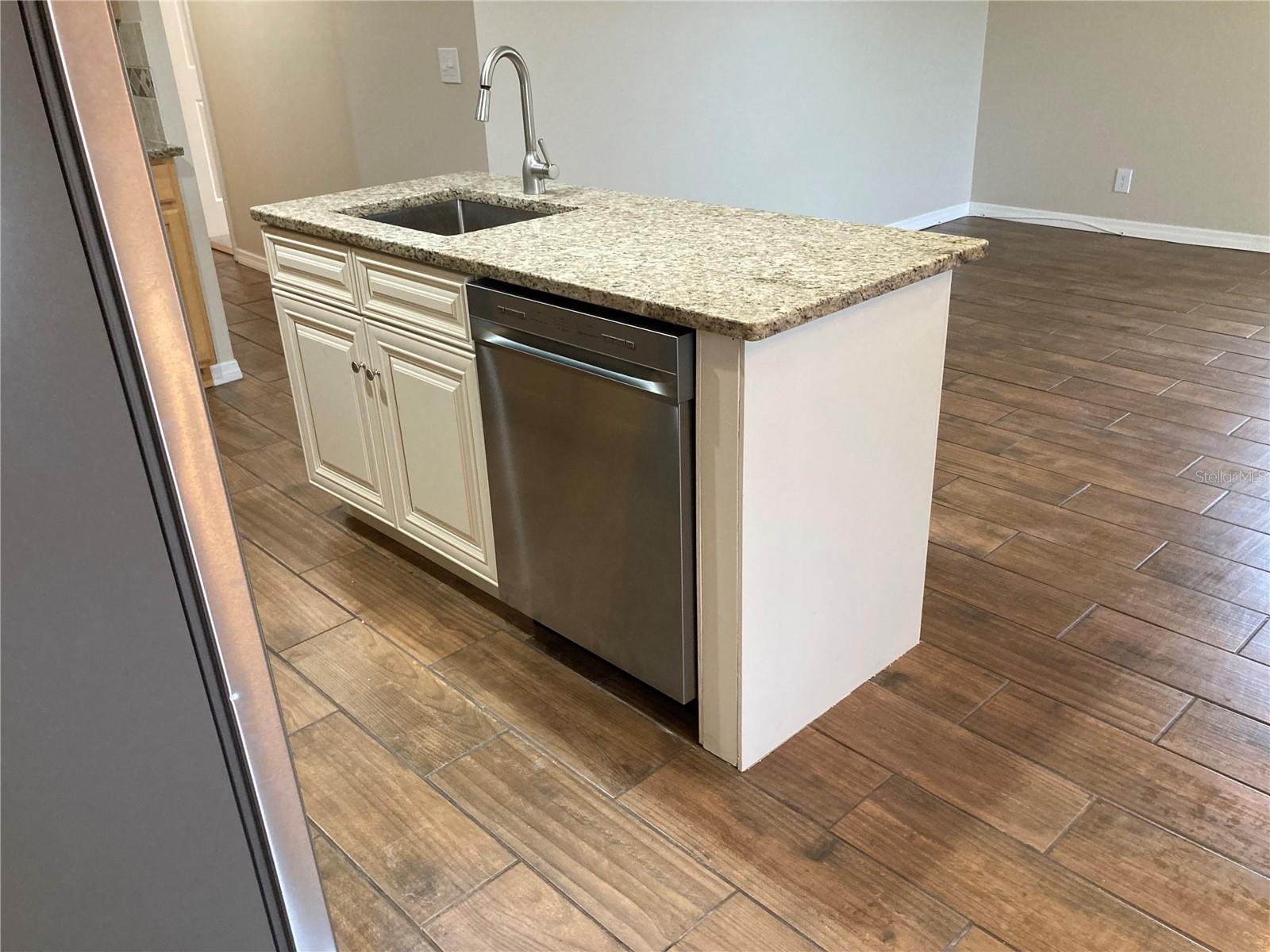 Image 7 of 17 For 7112 2nd Street N