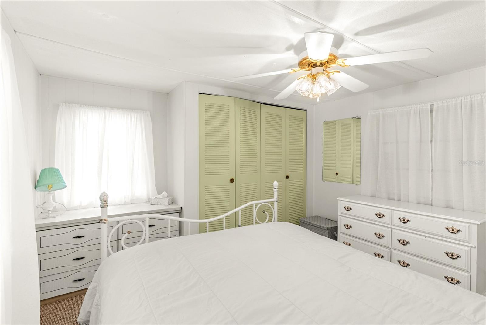 Image 10 of 35 For 12651 Seminole Boulevard 36