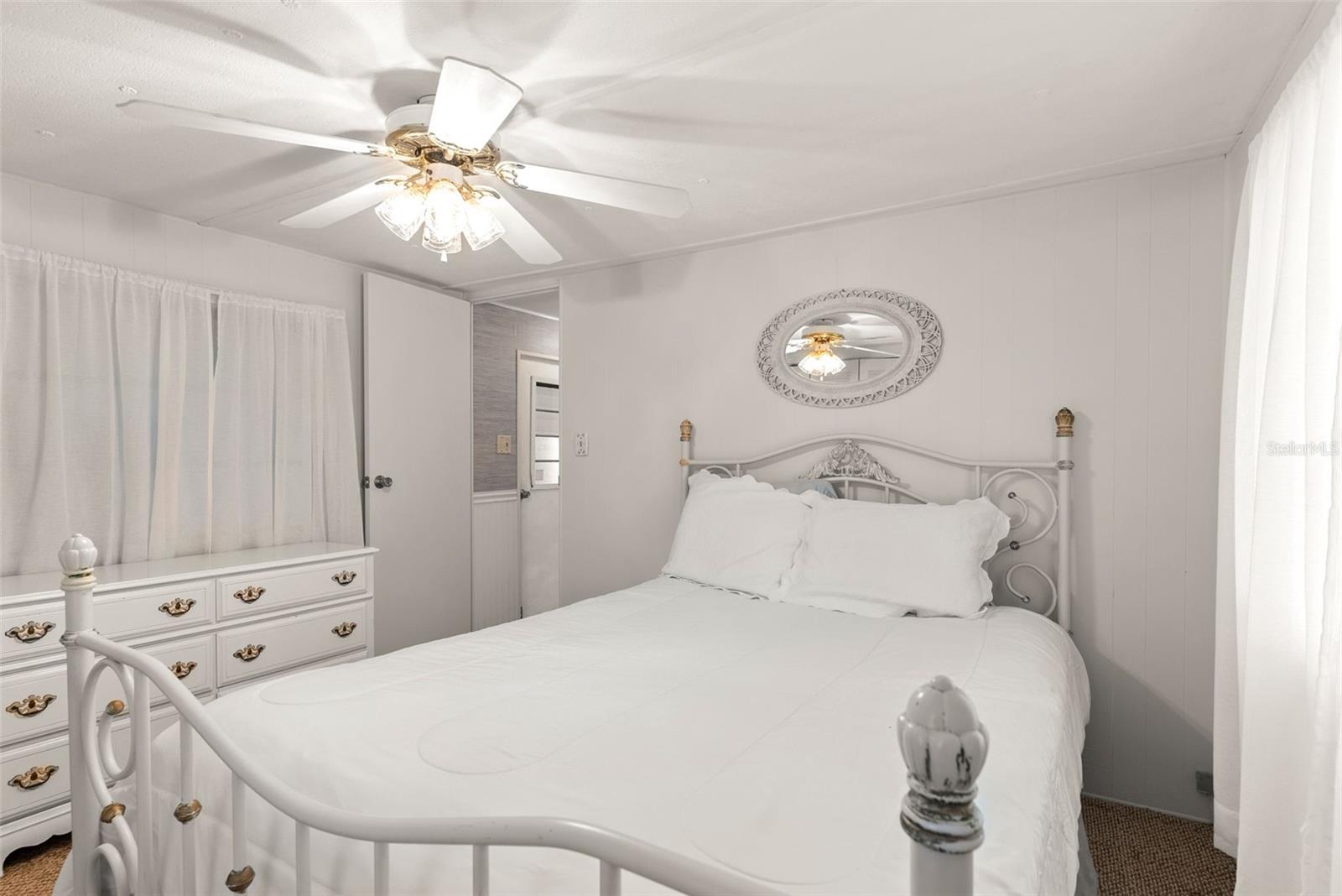 Image 11 of 35 For 12651 Seminole Boulevard 36