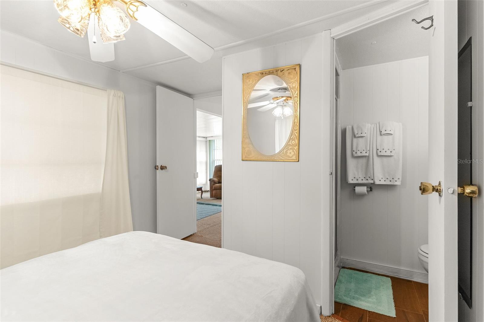 Image 15 of 35 For 12651 Seminole Boulevard 36