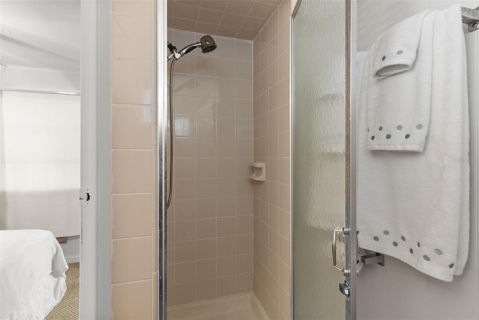Image 18 of 35 For 12651 Seminole Boulevard 36