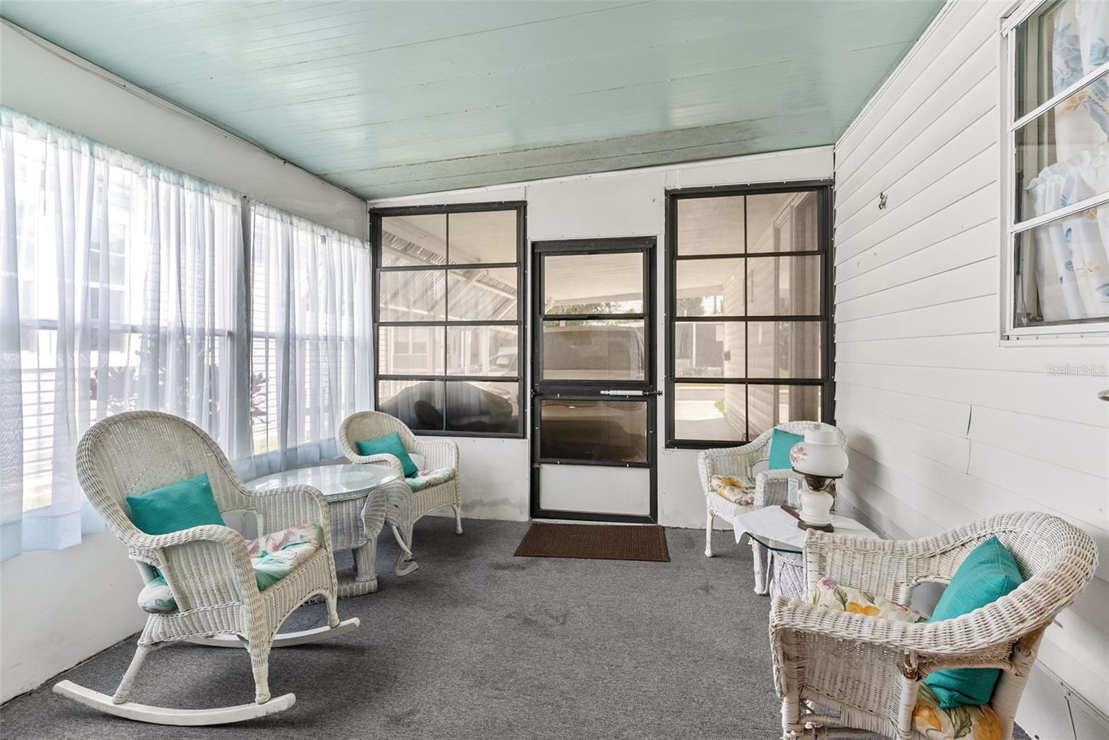 Image 19 of 35 For 12651 Seminole Boulevard 36