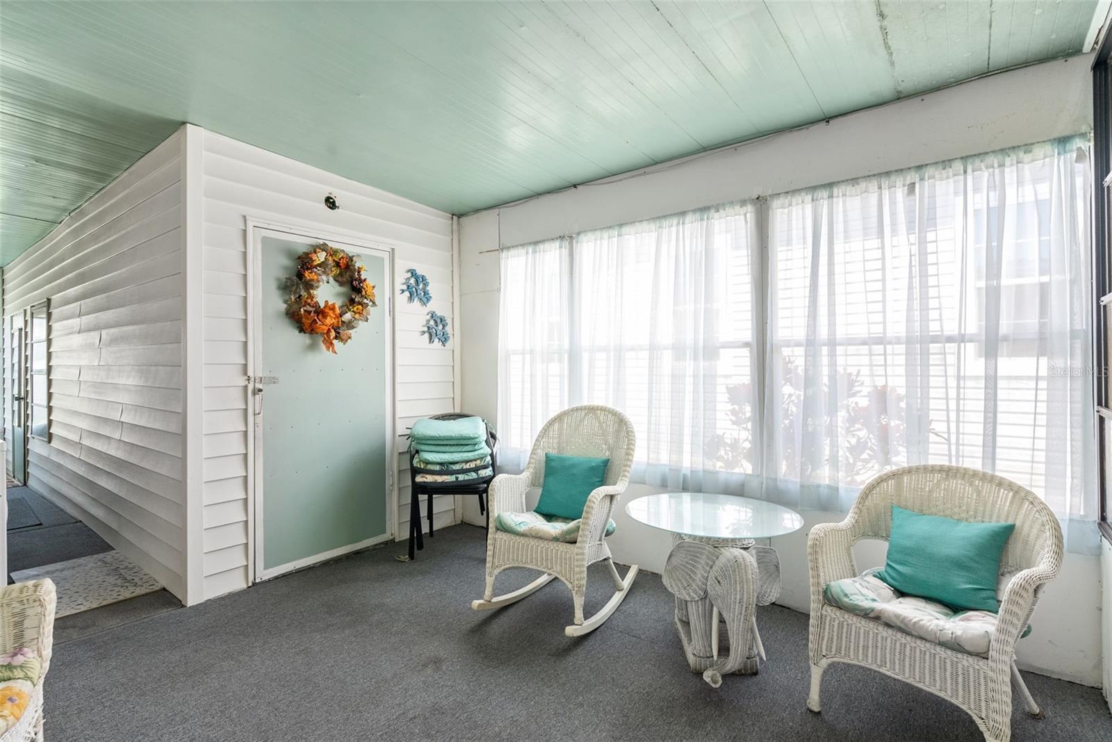 Image 20 of 35 For 12651 Seminole Boulevard 36