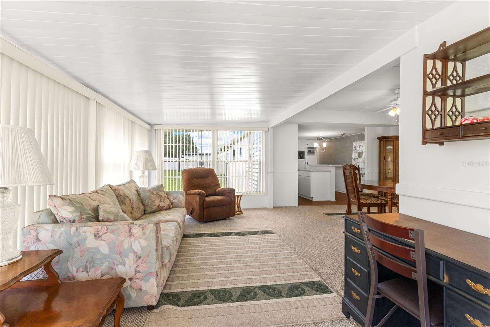 Image 4 of 35 For 12651 Seminole Boulevard 36
