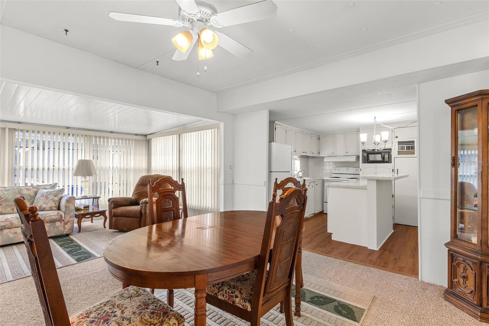 Image 8 of 35 For 12651 Seminole Boulevard 36