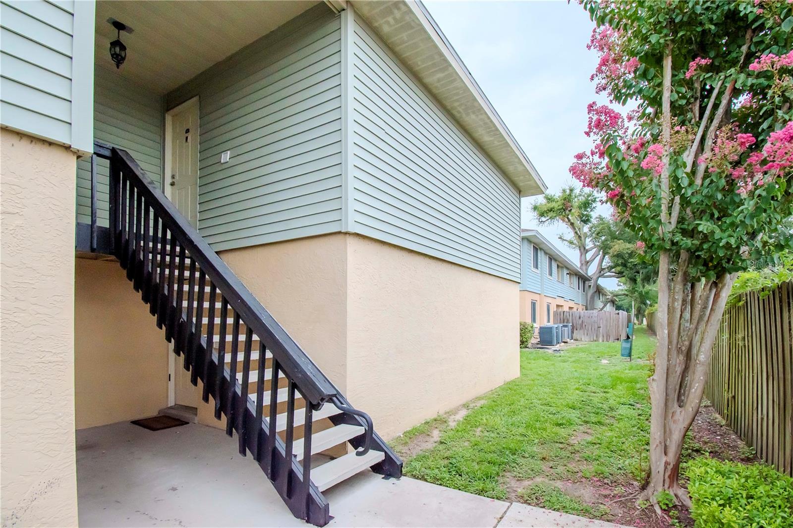 Image 10 of 32 For 562 Golden Raintree Place